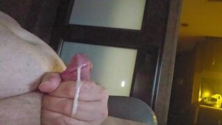 Big guy enjoying a good cum - porn video