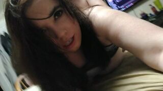 Horny slut needs to cum - porn video