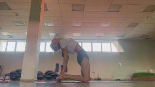 Gina Gerson yoga fetish - porn video